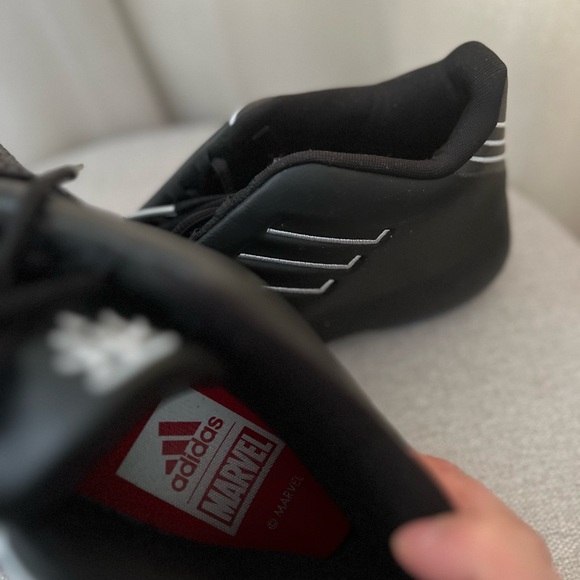 RARE! *NEVER WORN* Adidas x Marvel T-Mac 1 designed by Nick Fury - Picture 3 of 3